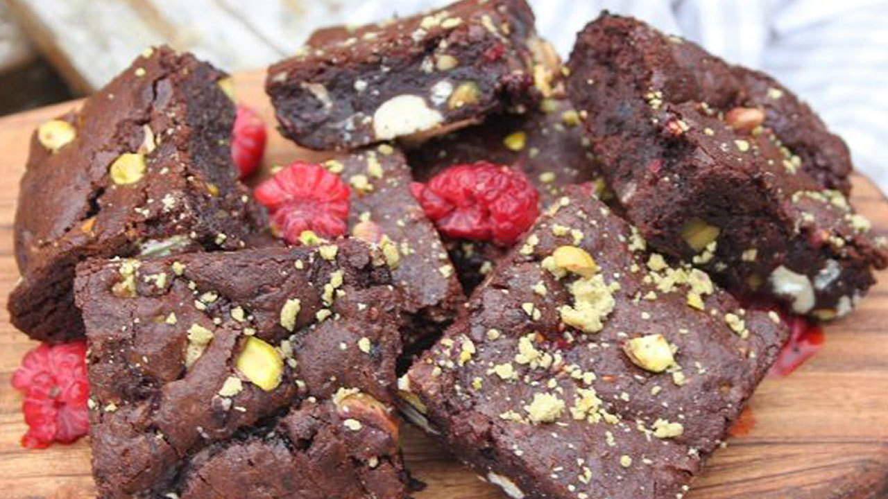 Pistachio, Raspberry and White Chocolate Chunk Brownies