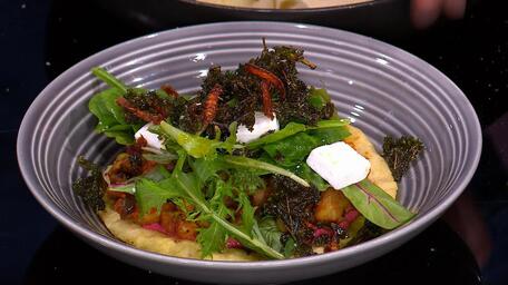 Flatbreads with spicy vegetables, goats cheese & beetroot hummus