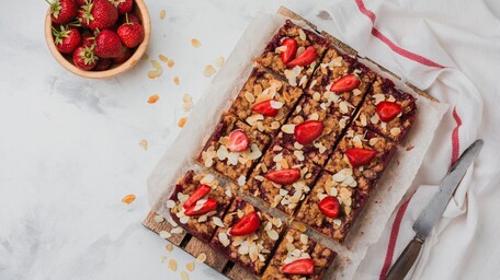 Strawberry Chia Oatmeal Bars