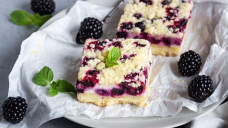 Blackberry & Lime Cheesecake Bars