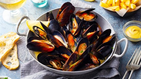 Old Bay Mussels
