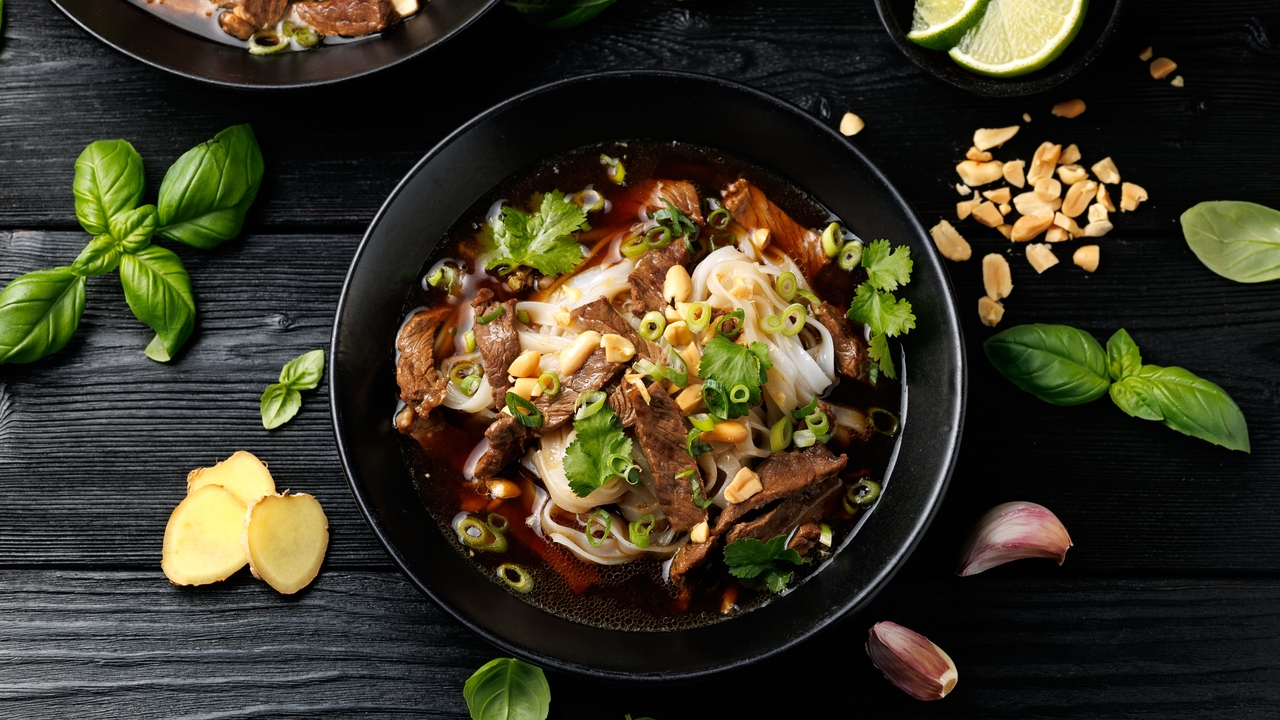 Phad Gra Pow (Thai Basil Beef)