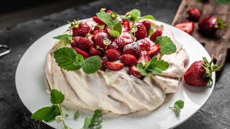 Adrian’s Pavlova Royal