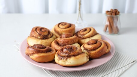 Cinnamon Rolls 