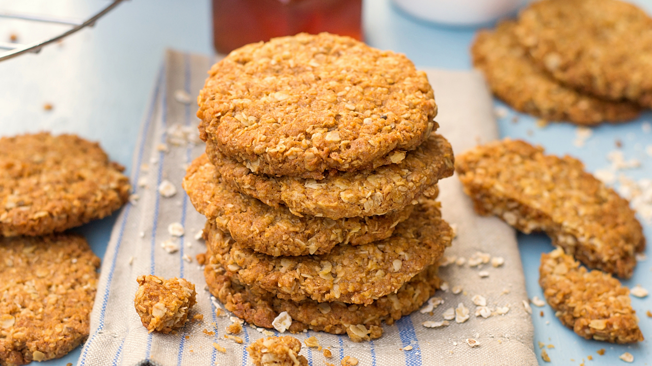 Oat, Banana and Tahini cookies