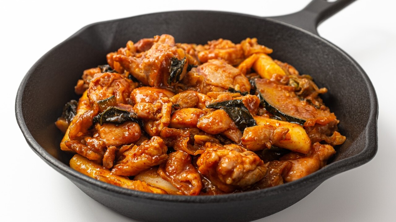 Korean Spicy Chicken (Dakgalbi)