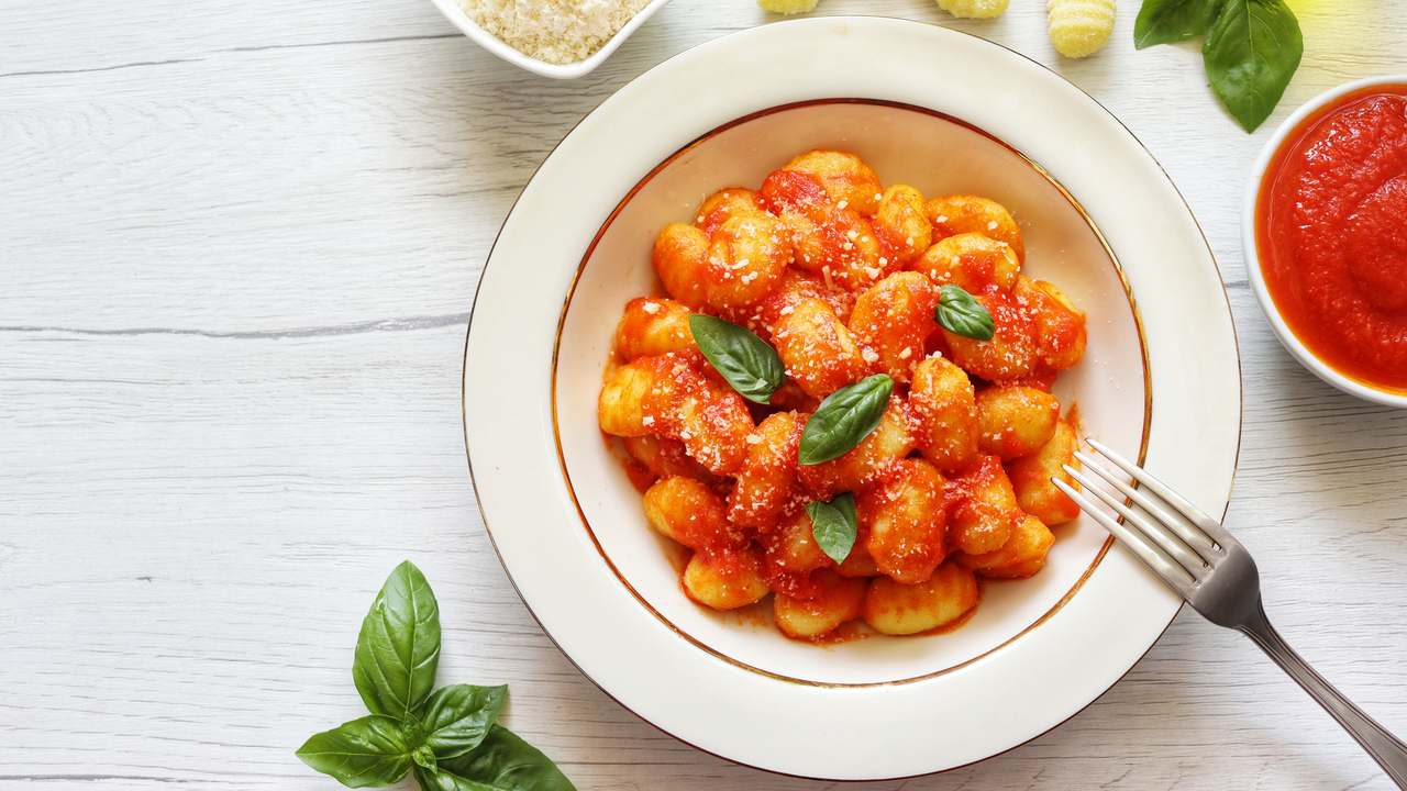 Gnocchi with crispy bacon, sun-dried tomatoes and mozzarella
