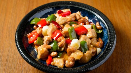 Szechuan Chicken with Cashews & Hong Kong Crispy Noodles
