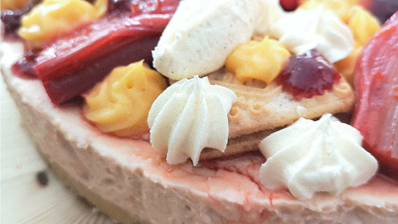 Rhubarb & Custard Cheesecake