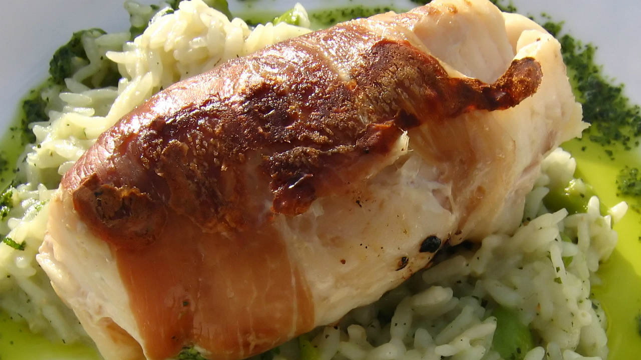 Cannon of Monkfish on a lemon garlic mash with saffron cream