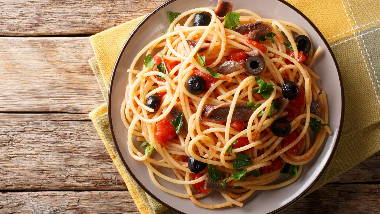 Firefighting Chef Paul Knapp&#39;s Pasta Puttanesca