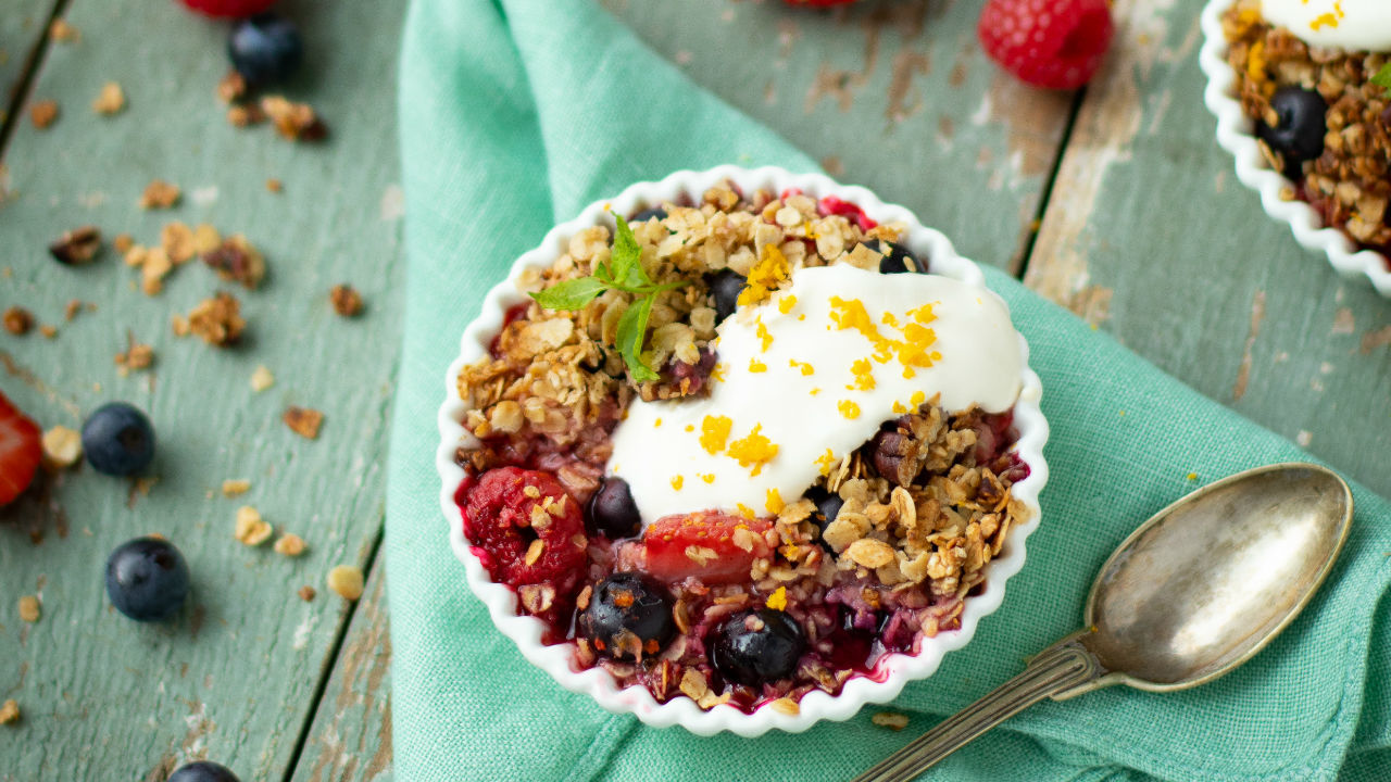 Keelings Baked Berry Breakfast Crumble