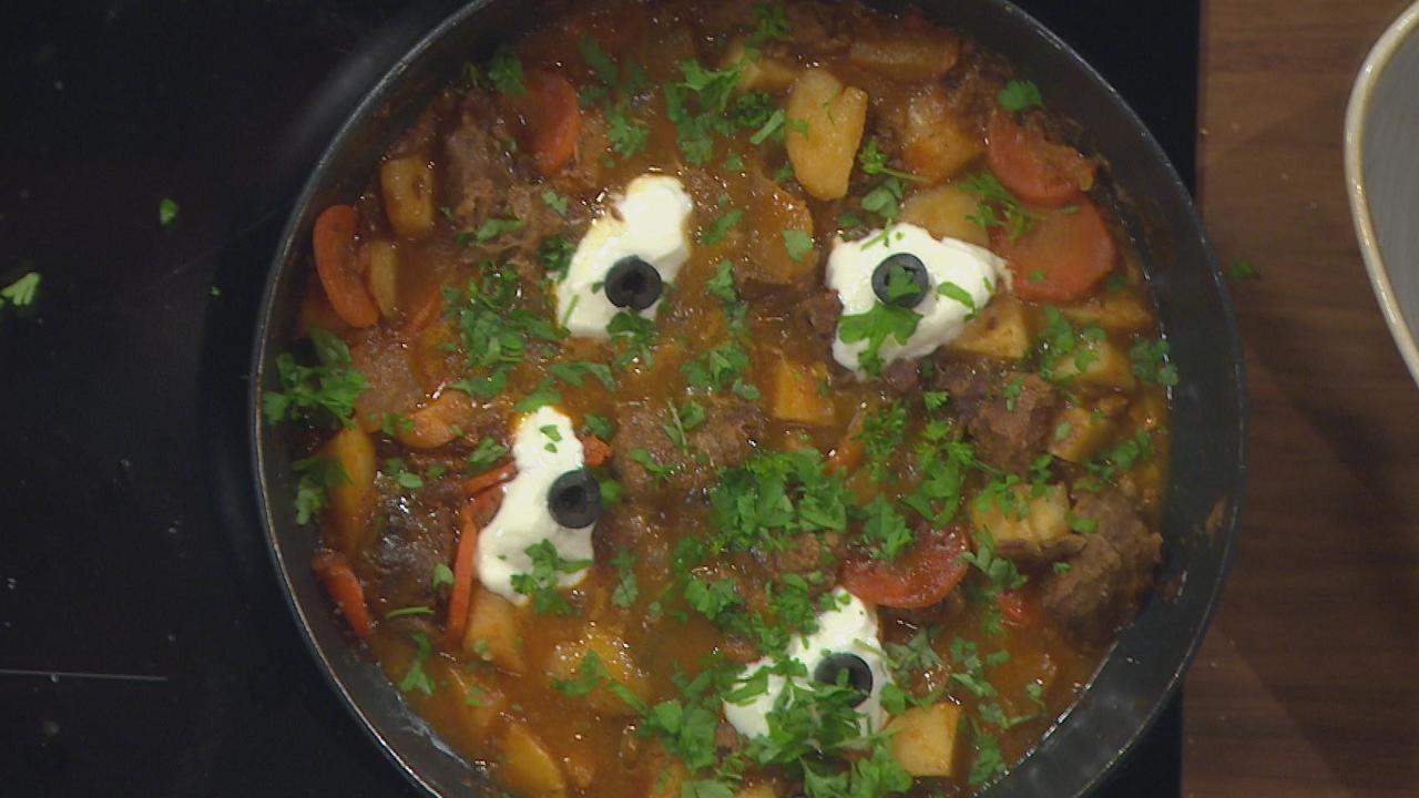 &#39;Ghoulish&#39; Goulash served with Monster Eyeballs