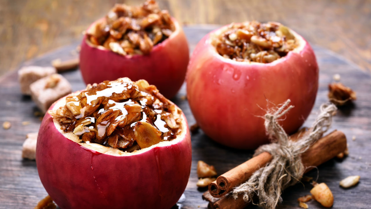 Homemade Granola & Baked Apples