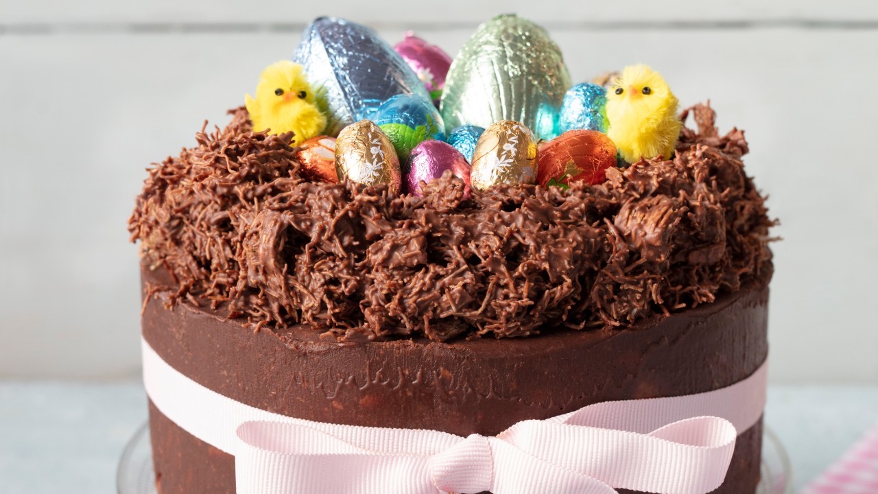 Dr. Oetker Easter nest chocolate biscuit cake