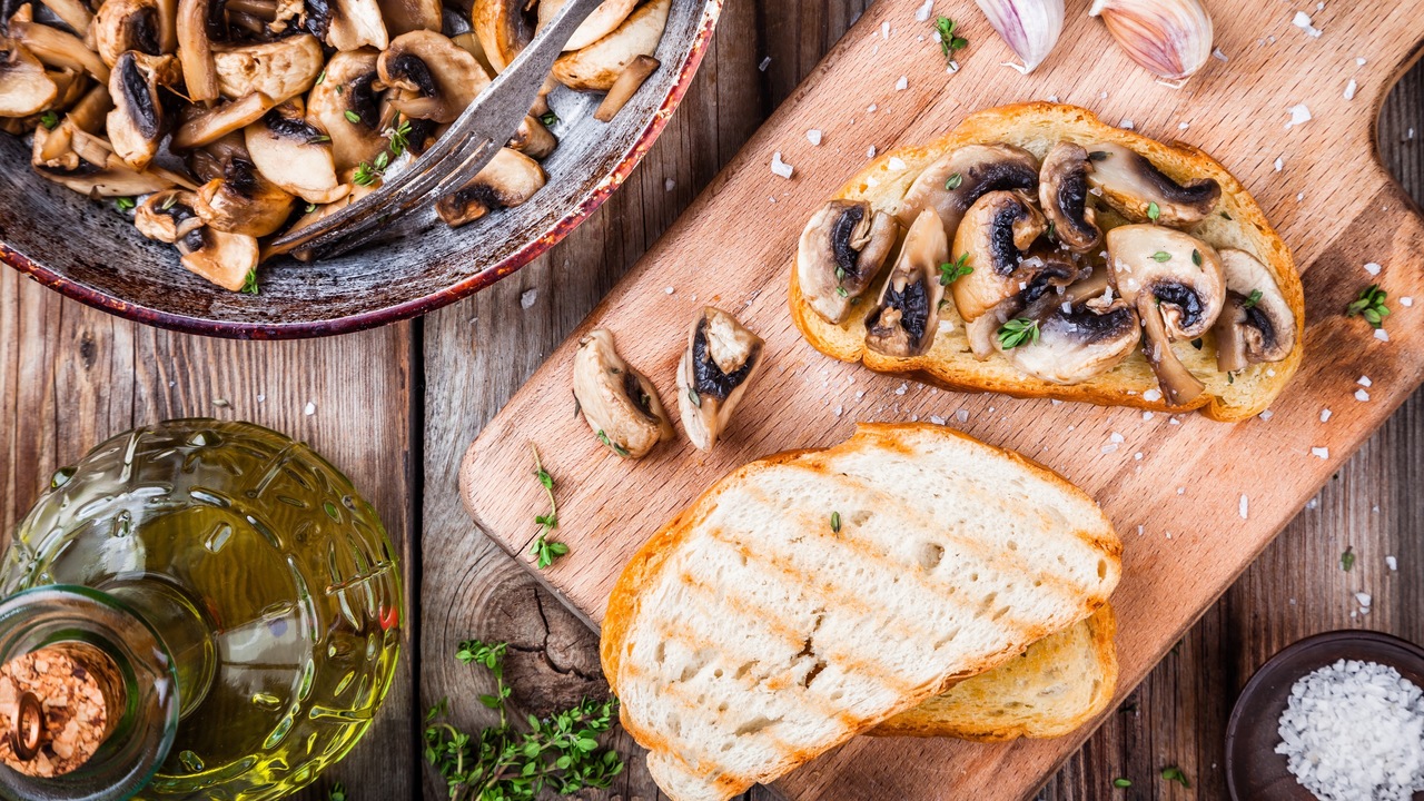 Portobello Mushroom Bagel with Tomato Relish