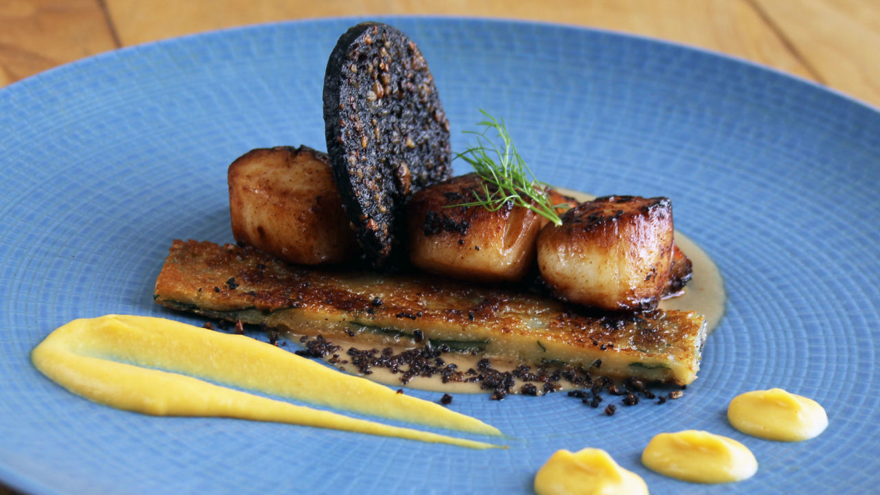 Seared Scallops with Black Pudding and Spinach Boxty 