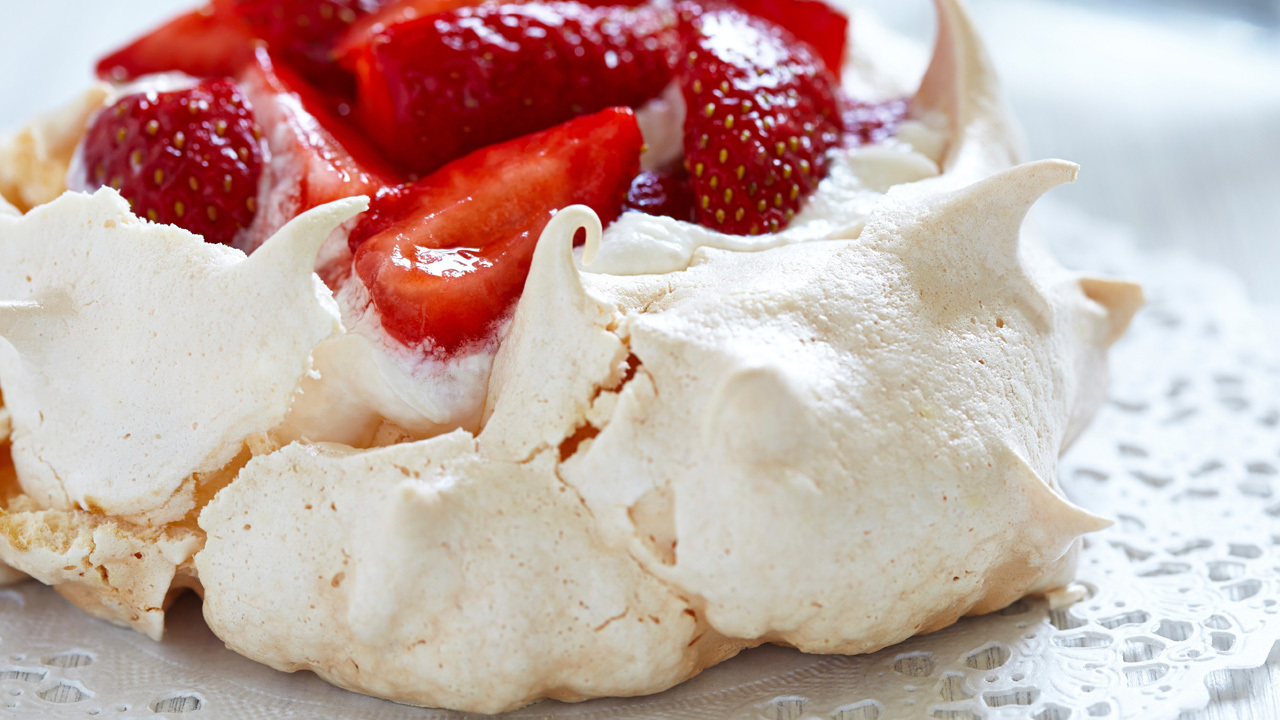 Peach & Strawberry Pavlova