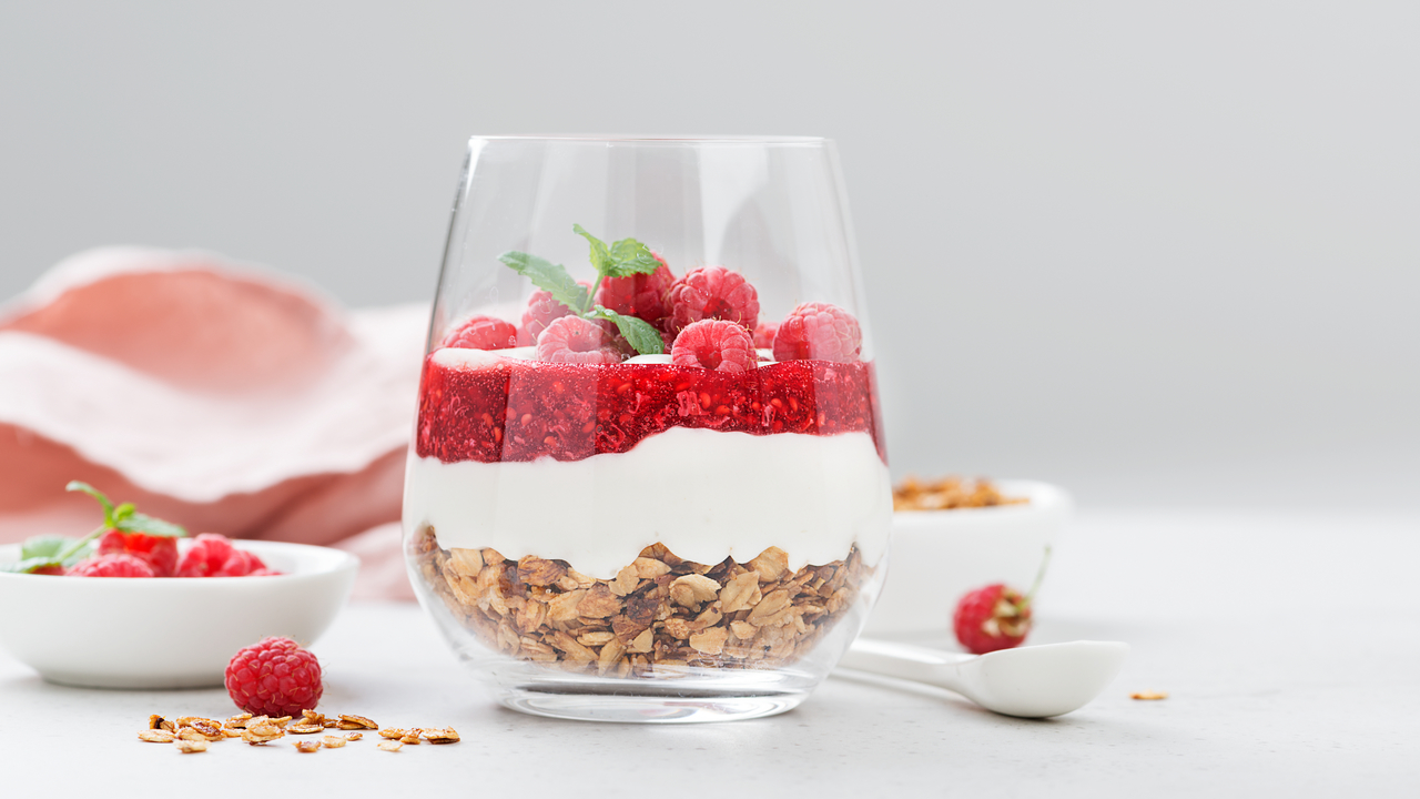 Raspberry & Yoghurt Cheesecake