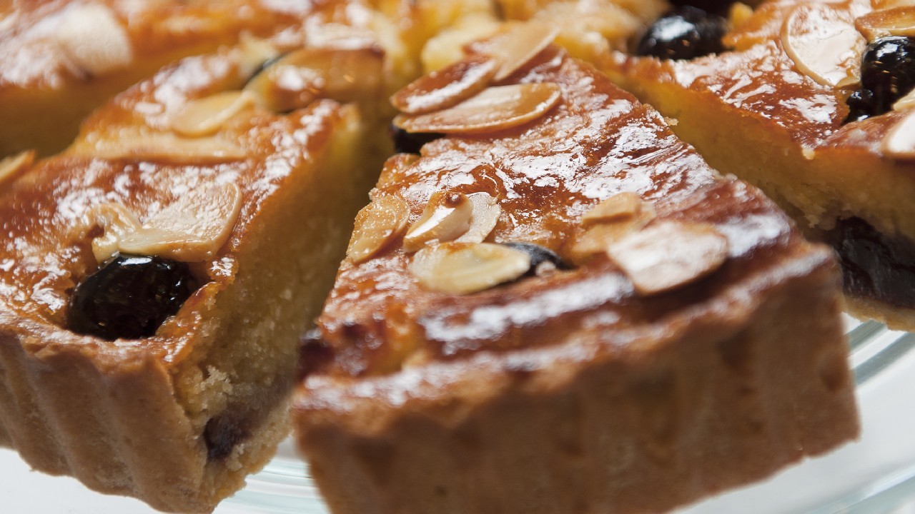 Apple & Blackcurrant Bakewell