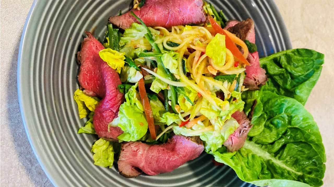 Beef and Green Papaya Salad (Somtam)