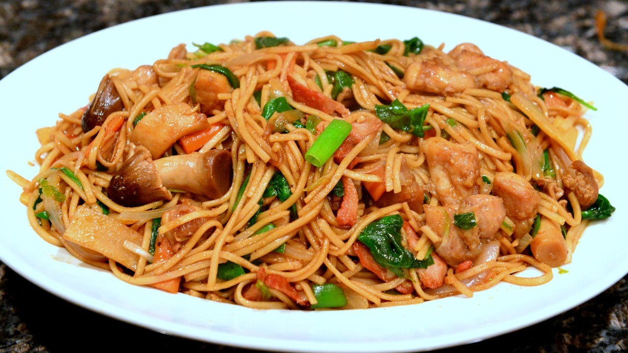 Cantonese Style Vegetable Chow Mein
