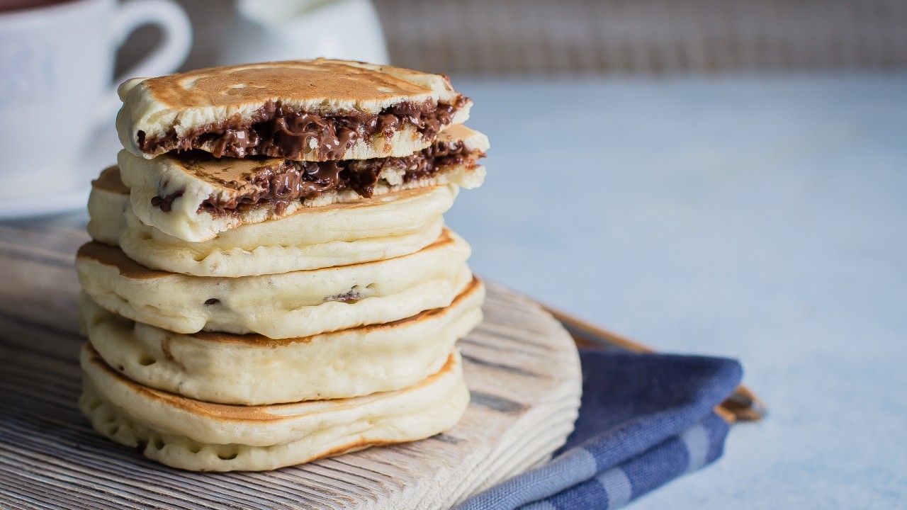Fluffy Pancakes Stuffed with Nutella