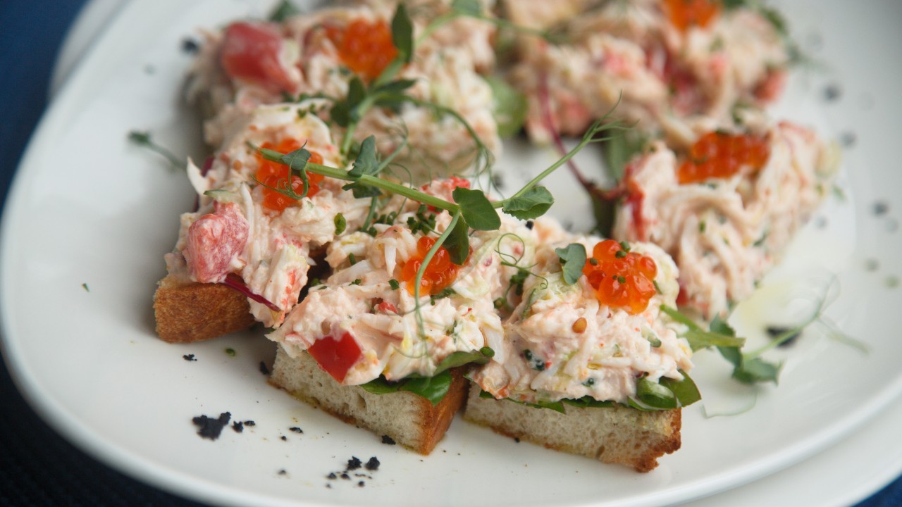 Garlic & Lemon Crab Claw Bruschetta / Gin & Tonic Prawn Risotto