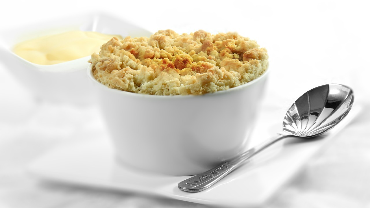 Apple Crumble Rhubarb with Vanilla Custard