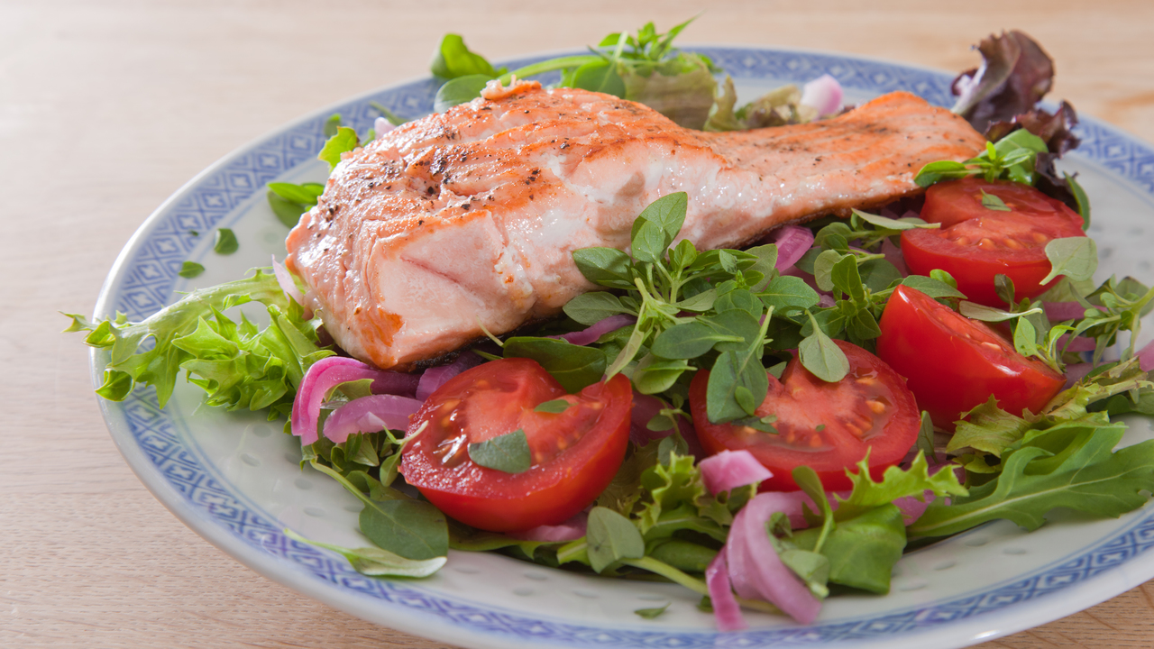 Pan-Fried Sticky, Honey, Garlic & Soya Salmon Warm Salad