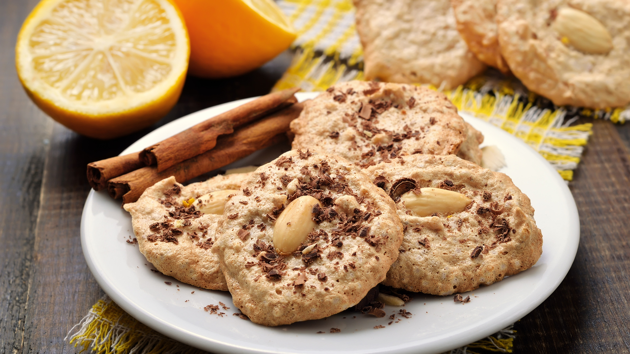 Almond and Peanut Cookies