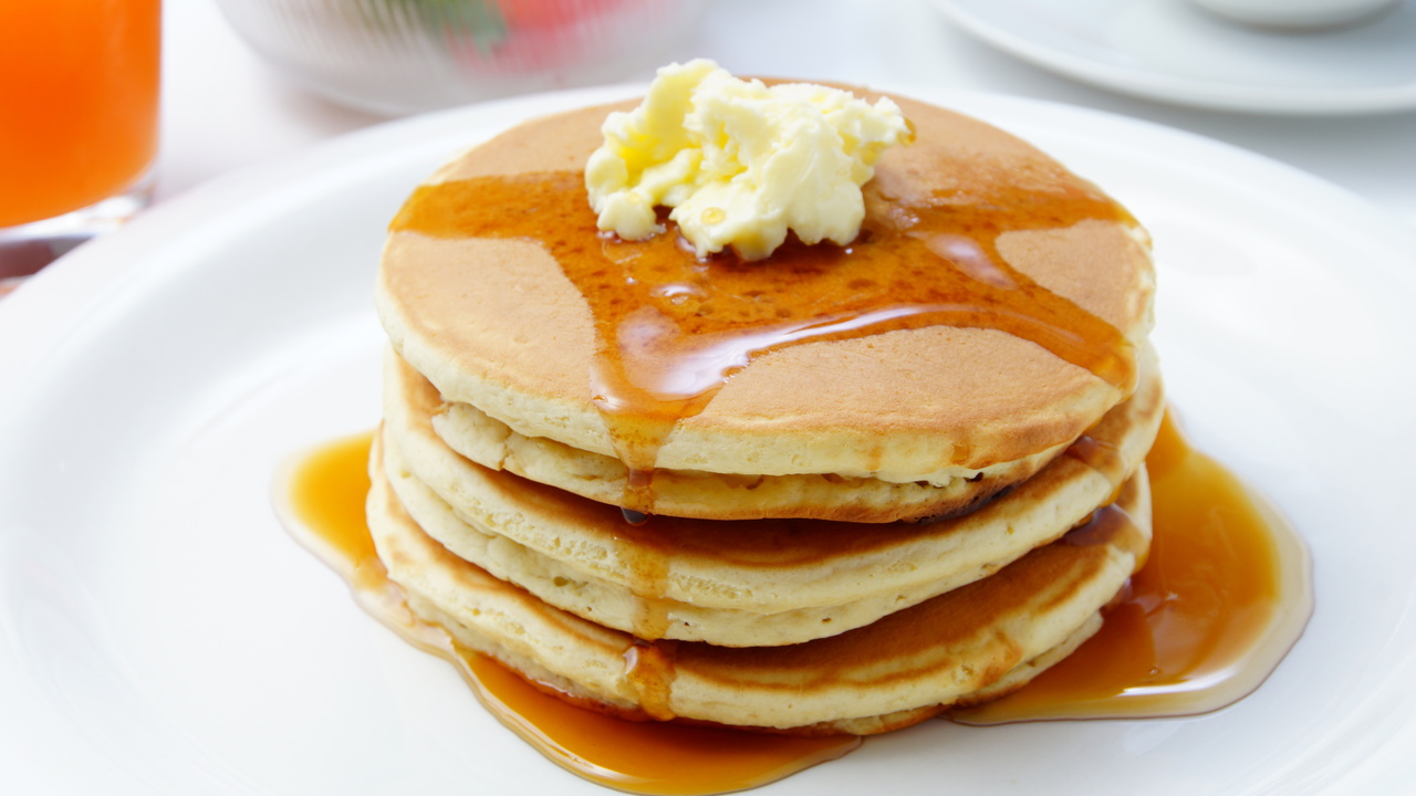 Butttermilk Pancakes With Lots Of Toppings