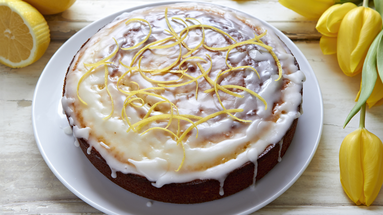 Summery Glazed Lemon Drizzle Cake