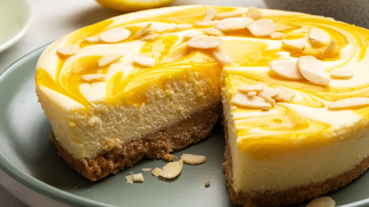 Lemon Meringue Baked Cheesecake