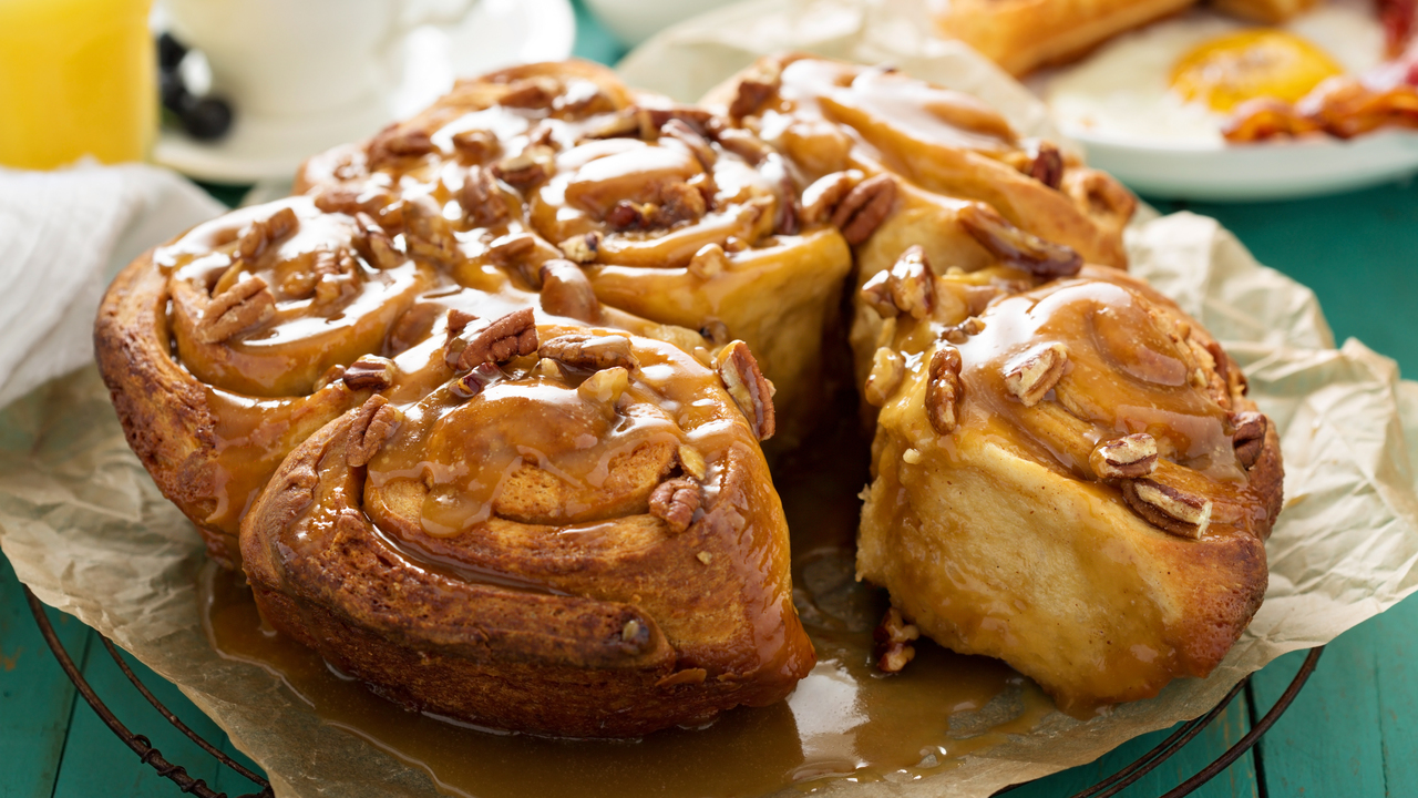 Pecan & Cinnamon Rolls