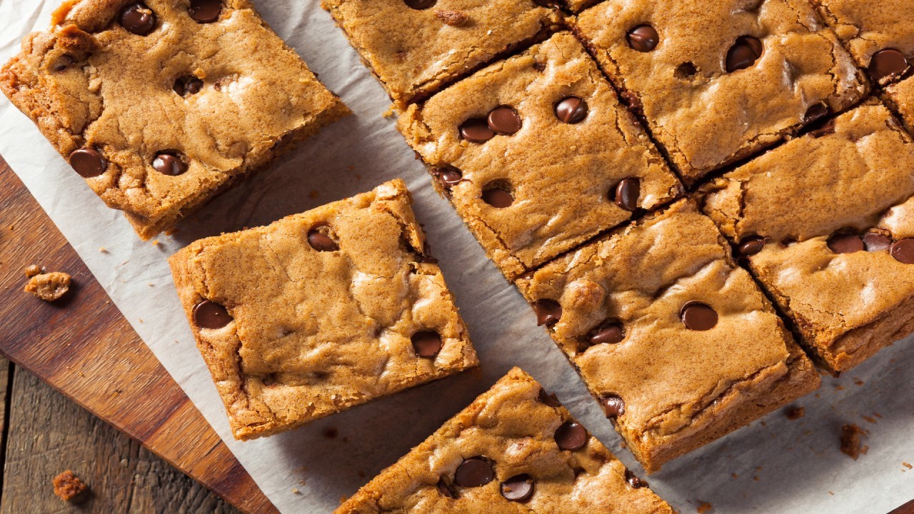 Chunky Chocolate Chip Cookie Bars