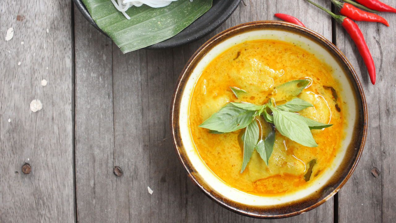 Red Thai Curry Air Fryer Chicken Rice Noodle Soup The Six O Clock Show