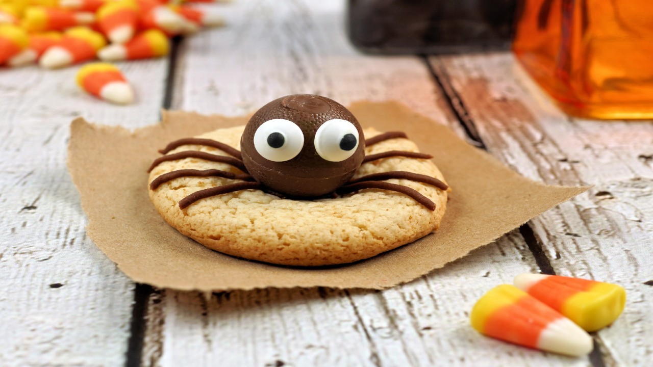 Vanilla Shortbread Spider Biscuits