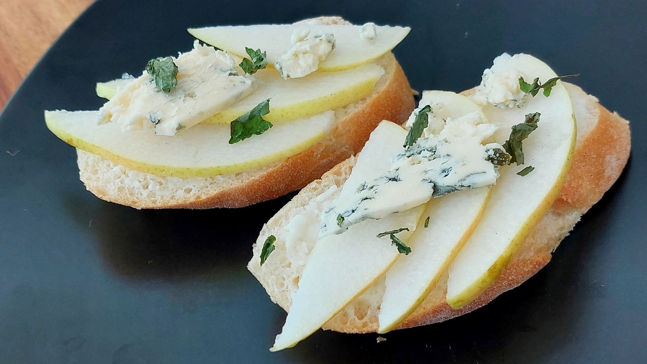 Pear and Blue Cheese Crostini