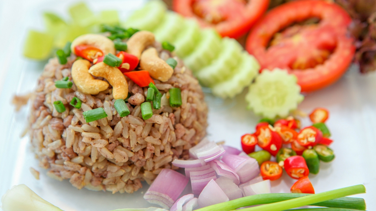 Mango and vegetables, cashew nuts fried rice