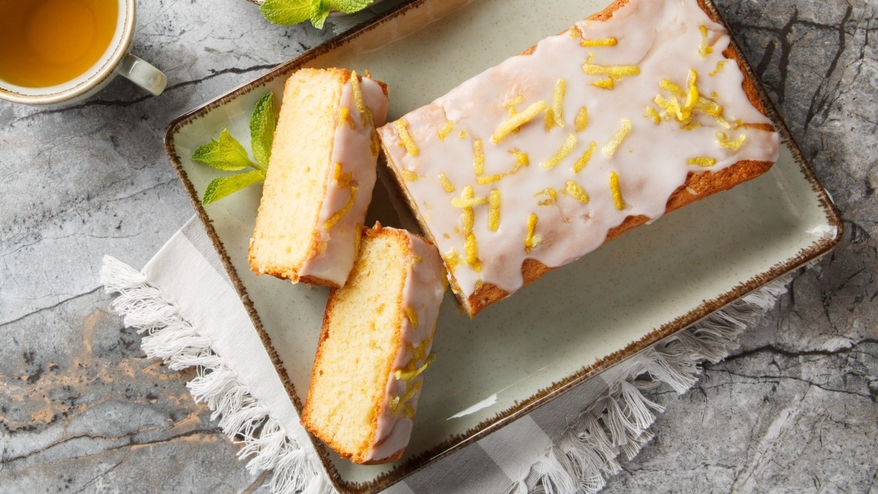 Lemon Drizzle Traybake
