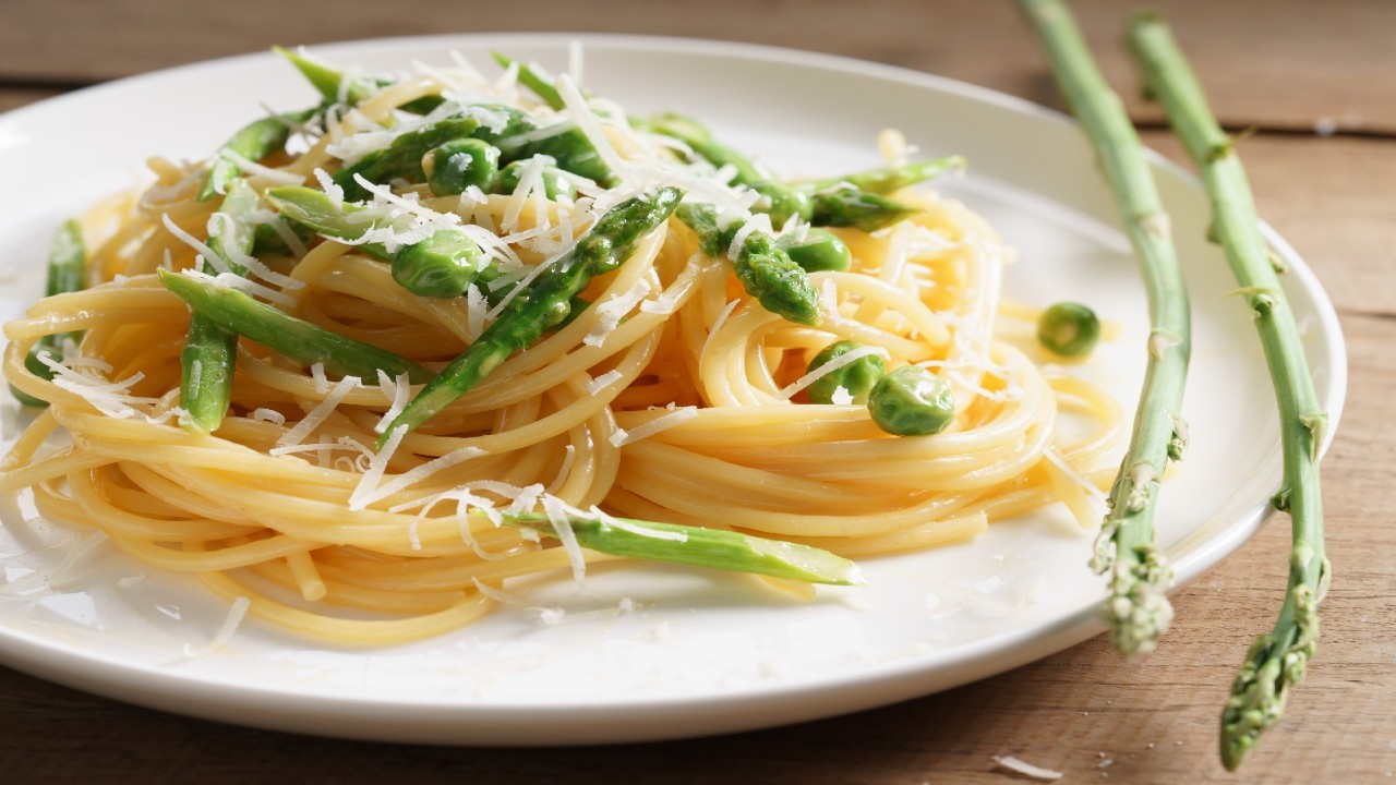 Spring Leek and Pea Carbonara