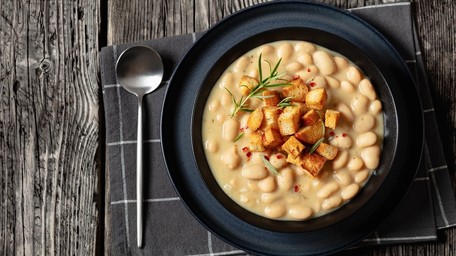 One-Pot plant powered Creamy Italian White Beans with Focaccia