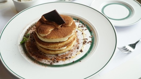 Fluffy Vegan Tiramisu Pancakes