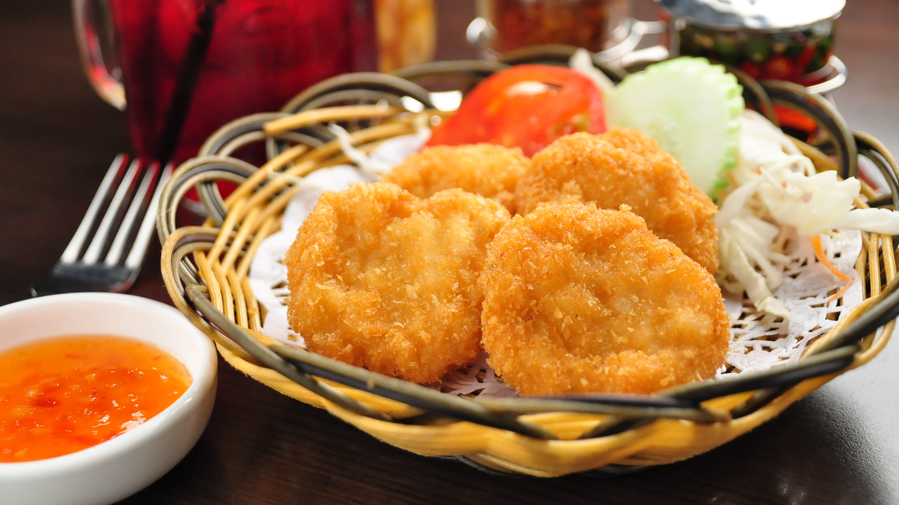 Thai Style Prawn Cakes with Soy, Ginger & Chilli Dip