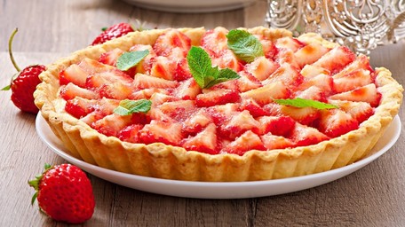 Summer Strawberry & Basil Custard Tart (Vegan)