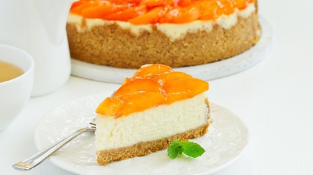 Peach Crumble Cheesecake
