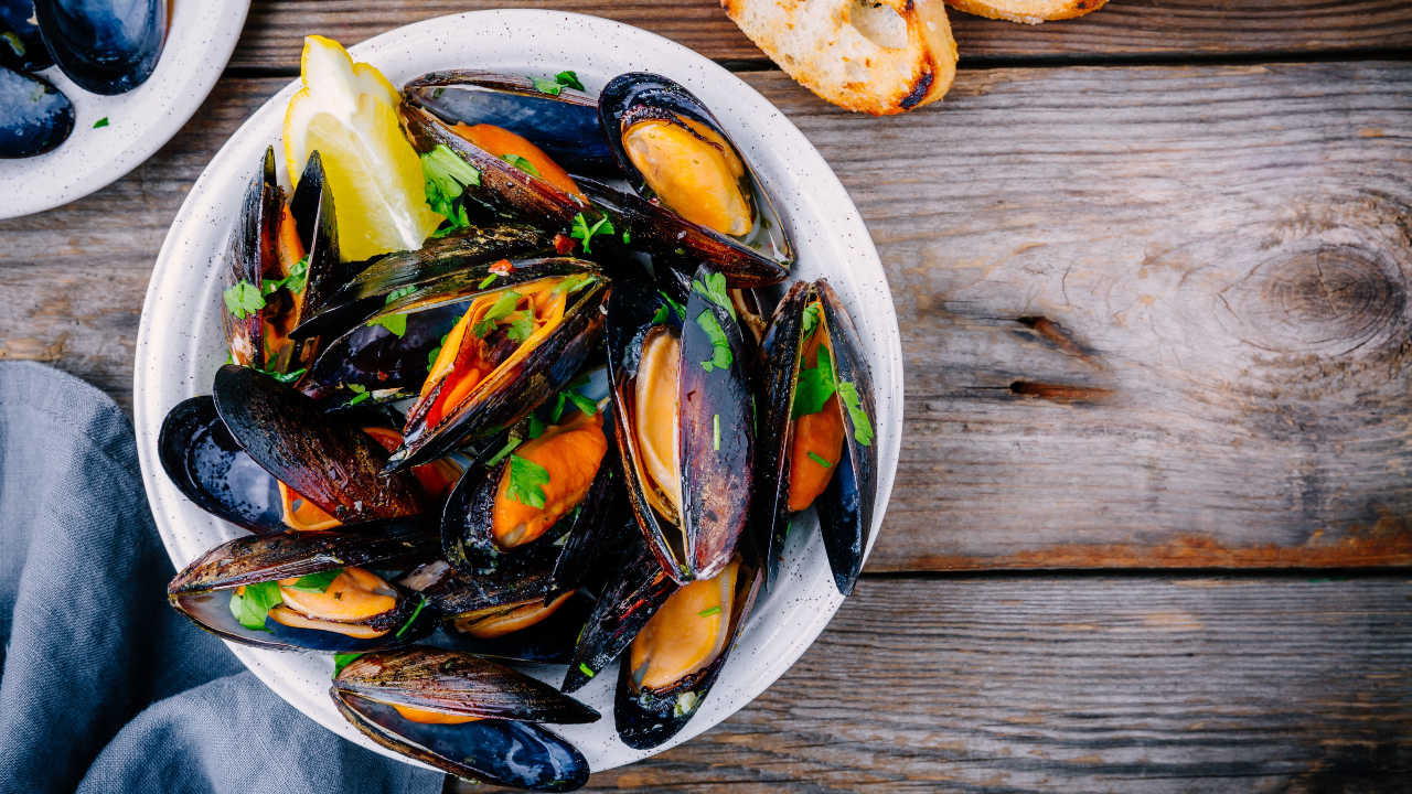 Mussels Cooked in Cider with Bacon & Leek