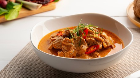 Slow Cooker Penang Style Beef & Coconut Rice