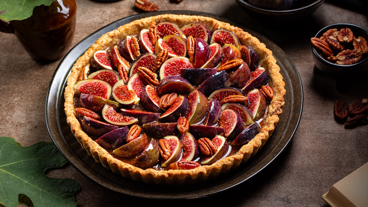 Brie, Prosciutto, Caramelised Red Onions & Fig Tart